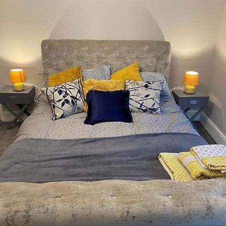 Cambridge Villas Private Studio Lytham St Annes Bagian luar foto